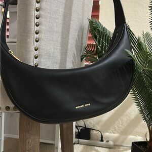 New Michael Kors Black Crossbody Shoulder Bag-Great Travel Bag!